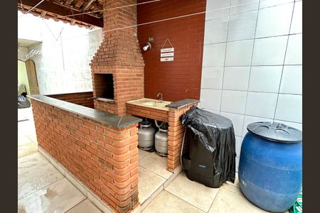 Casa à venda com 298m², 4 quartos e 2 vagasQuintal