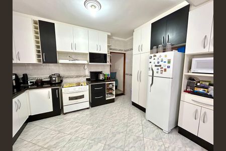 Casa à venda com 298m², 4 quartos e 2 vagasCozinha