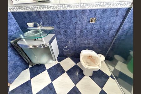 Casa à venda com 298m², 4 quartos e 2 vagasBanheiro da Suíte