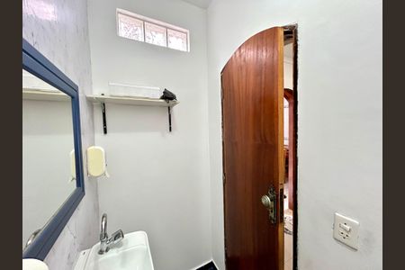 Casa à venda com 298m², 4 quartos e 2 vagasLavabo