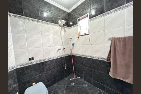 Casa à venda com 298m², 4 quartos e 2 vagasBanheiro 2