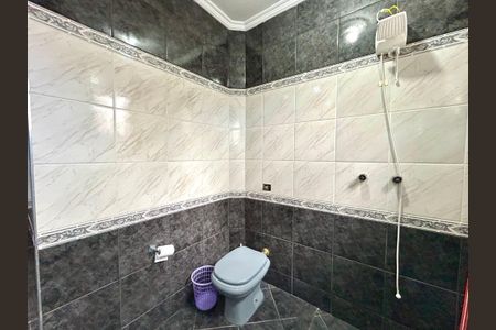 Casa à venda com 298m², 4 quartos e 2 vagasBanheiro 2