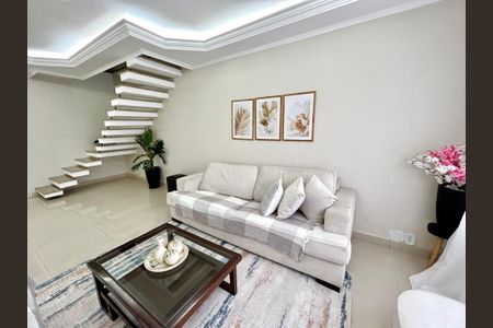 Sala de casa à venda com 4 quartos, 298m² em Macedo, Guarulhos