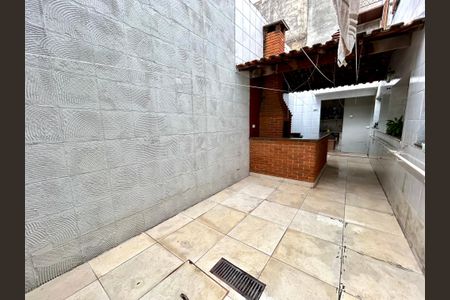Casa à venda com 298m², 4 quartos e 2 vagasQuintal 