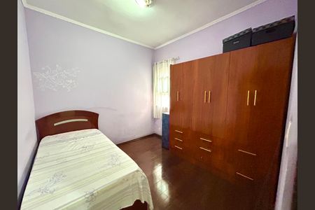 Casa à venda com 298m², 4 quartos e 2 vagasQuarto 2