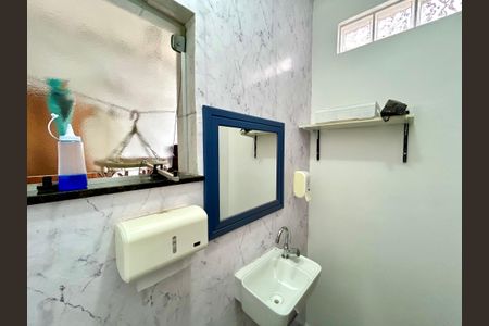 Casa à venda com 298m², 4 quartos e 2 vagasLavabo