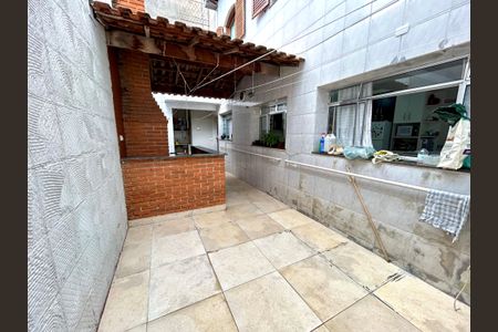 Casa à venda com 298m², 4 quartos e 2 vagasQuintal