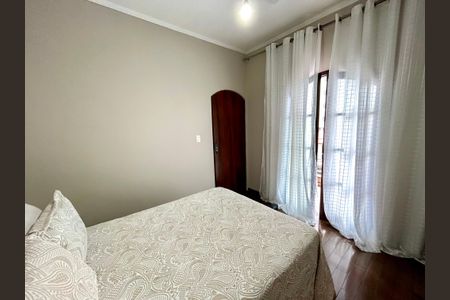 Casa à venda com 298m², 4 quartos e 2 vagasQuarto Suíte