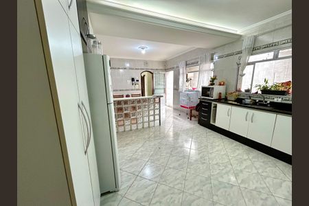 Casa à venda com 298m², 4 quartos e 2 vagasCozinha