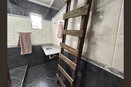 Casa à venda com 298m², 4 quartos e 2 vagasBanheiro 2