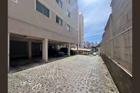 Apartamento para alugar com 70m², 3 quartos e 1 vaga