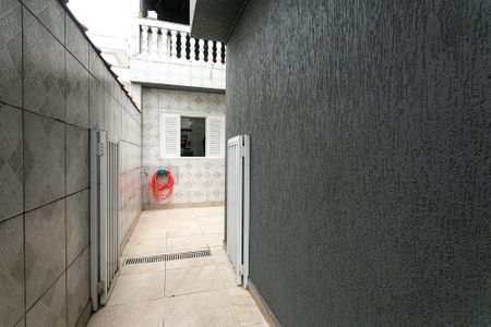 Casa à venda com 125m², 3 quartos e 2 vagasCorredor