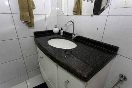 Casa à venda com 125m², 3 quartos e 2 vagasBanheiro