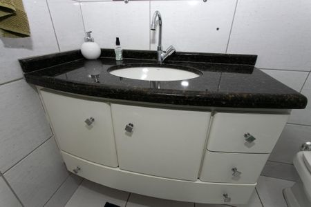 Casa à venda com 125m², 3 quartos e 2 vagasBanheiro