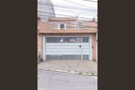 Casa à venda com 150m², 4 quartos e 2 vagas Casa à venda com 150m², 4 quartos e 2 vagasFachada