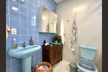 Casa para alugar com 100m², 3 quartos e 2 vagasBanheiro suíte 1