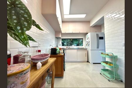 Casa para alugar com 100m², 3 quartos e 2 vagasCozinha 