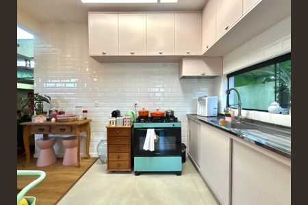 Casa para alugar com 100m², 3 quartos e 2 vagasCozinha 