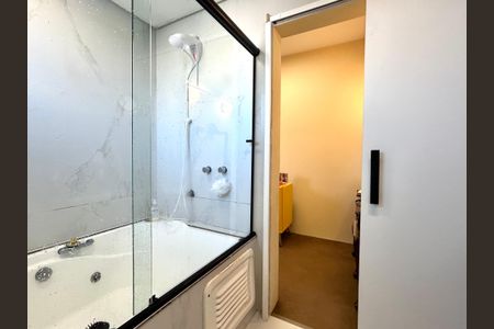 Casa para alugar com 100m², 3 quartos e 2 vagasBanheiro suíte 1