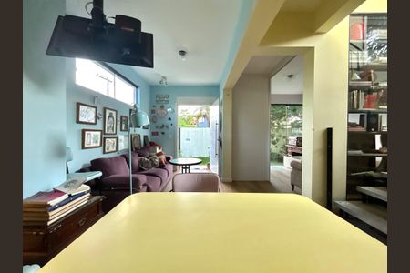 Casa para alugar com 100m², 3 quartos e 2 vagasSala