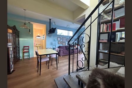 Casa para alugar com 100m², 3 quartos e 2 vagasSala