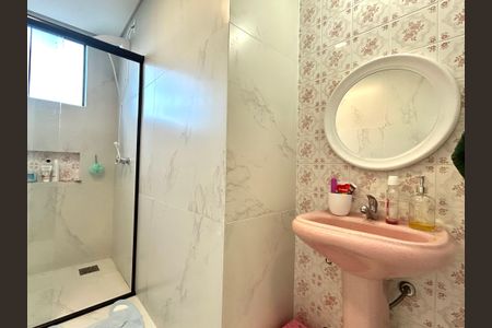 Casa para alugar com 100m², 3 quartos e 2 vagasBanheiro suíte 2