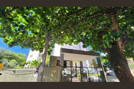 Apartamento para alugar com 75m², 2 quartos e 1 vaga Apartamento para alugar com 75m², 2 quartos e 1 vagaFachada e portaria