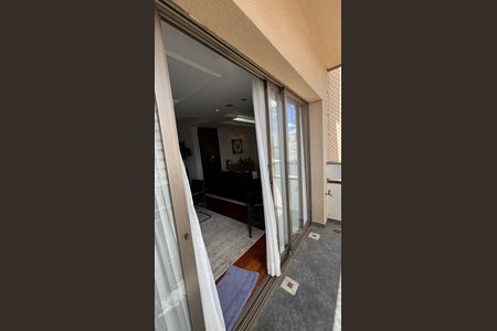 Apartamento à venda com 155m², 3 quartos e 3 vagasVaranda Sala