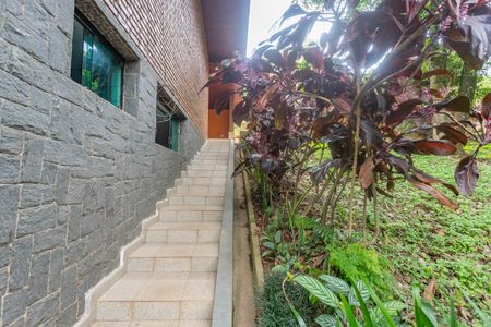 Casa à venda com 700m², 3 quartos e 12 vagasEscada 
