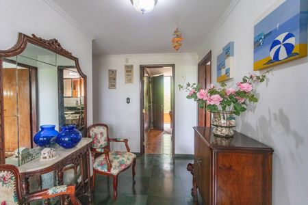 Casa à venda com 700m², 3 quartos e 12 vagasCorredor