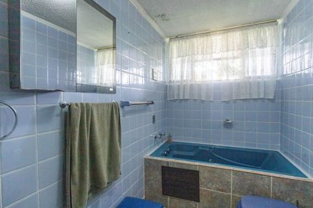 Casa à venda com 700m², 3 quartos e 12 vagasBanheiro 1 