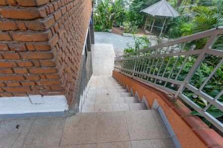 Casa à venda com 700m², 3 quartos e 12 vagasEscada 