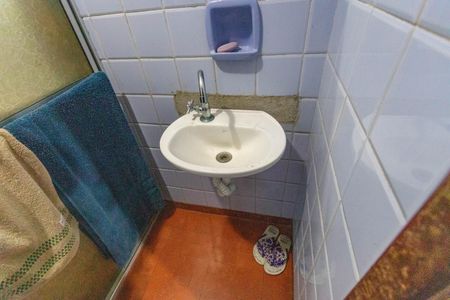 Casa à venda com 700m², 3 quartos e 12 vagasBanheiro de serviço