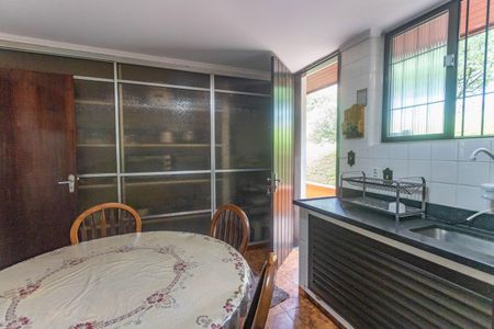 Casa à venda com 700m², 3 quartos e 12 vagasCozinha 