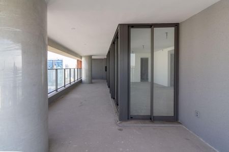 Apartamento à venda com 211m², 3 quartos e 3 vagasVaranda