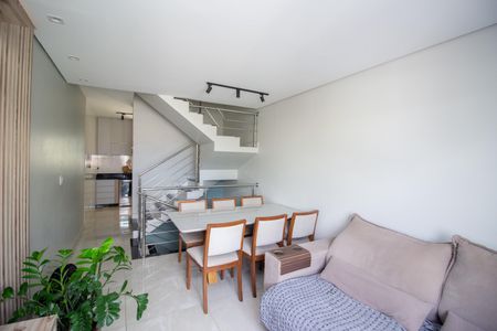 Casa à venda com 105m², 2 quartos e 2 vagas Casa à venda com 105m², 2 quartos e 2 vagasSala