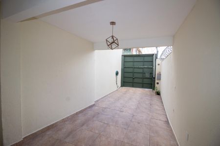 Casa à venda com 105m², 2 quartos e 2 vagasGaragem