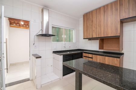 Casa de condomínio à venda com 101m², 2 quartos e 2 vagasCozinha