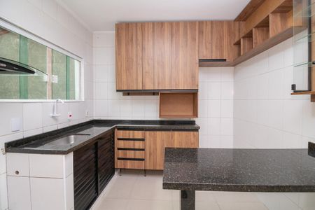 Casa de condomínio à venda com 101m², 2 quartos e 2 vagasCozinha