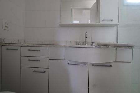 Apartamento para alugar com 74m², 3 quartos e 1 vagaBanheiro 