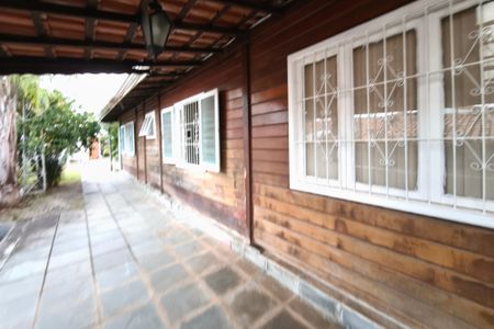 Casa à venda com 743m², 3 quartos e 6 vagas Casa à venda com 743m², 3 quartos e 6 vagasCorredor - Quintal