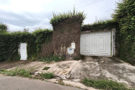 Casa à venda com 743m², 3 quartos e 6 vagas Casa à venda com 743m², 3 quartos e 6 vagasFachada