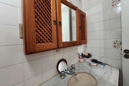 Casa à venda com 743m², 3 quartos e 6 vagas Casa à venda com 743m², 3 quartos e 6 vagasBanheiro Suíte