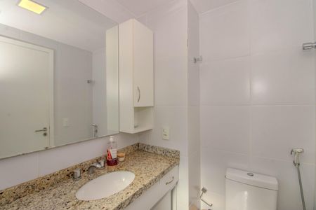 Apartamento para alugar com 67m², 2 quartos e 1 vaga Apartamento para alugar com 67m², 2 quartos e 1 vagaBanheiro da Suíte