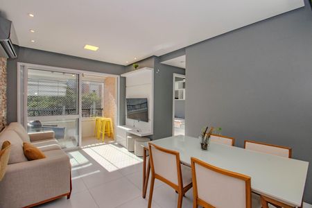 Sala de apartamento para alugar com 2 quartos, 67m² em Passo D’areia, Porto Alegre
