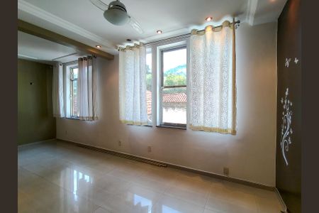 Apartamento para alugar com 100m², 3 quartos e sem vaga Apartamento para alugar com 100m², 3 quartos e sem vagaSala