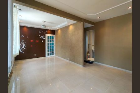 Apartamento para alugar com 100m², 3 quartos e sem vaga Apartamento para alugar com 100m², 3 quartos e sem vagaSala