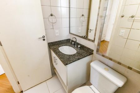 Apartamento à venda com 64m², 3 quartos e 1 vaga Apartamento à venda com 64m², 3 quartos e 1 vagaBanheiro da Suíte