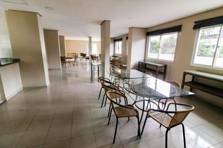 Apartamento à venda com 64m², 3 quartos e 1 vaga Apartamento à venda com 64m², 3 quartos e 1 vagaÁrea comum - Salão de festas