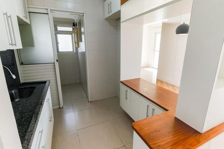 Apartamento à venda com 64m², 3 quartos e 1 vaga Apartamento à venda com 64m², 3 quartos e 1 vagaCozinha - Armários